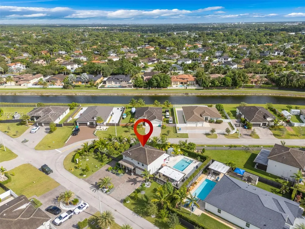 19815 SW 132nd Ct Miami, FL 33177