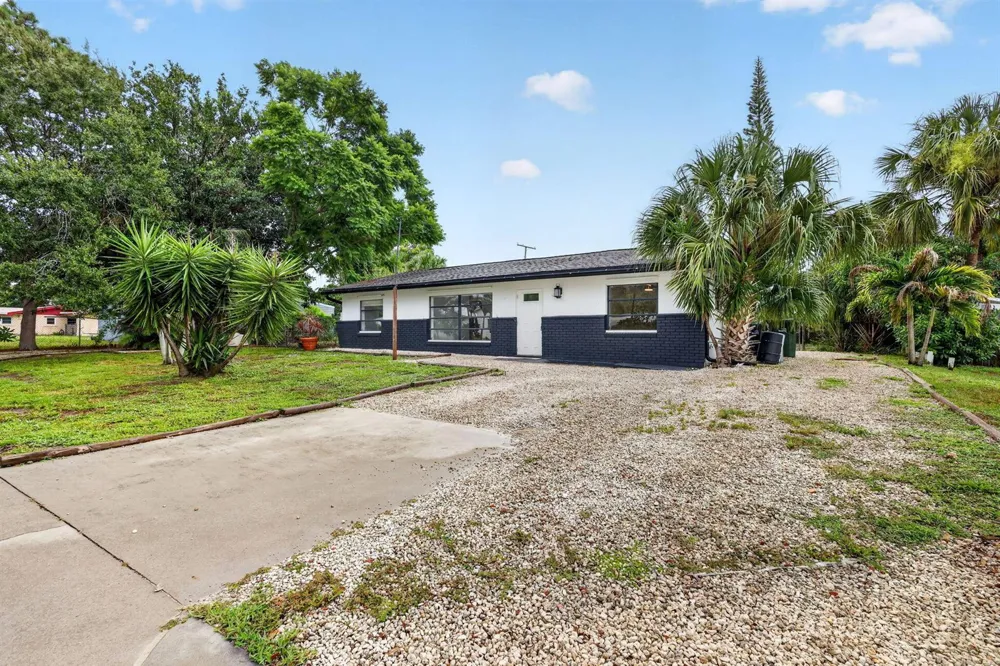 820 SE 13th Street Stuart, FL 34994