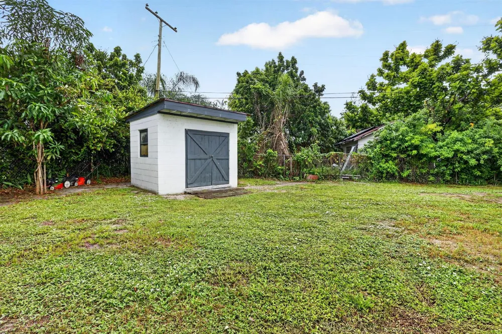 820 SE 13th Street Stuart, FL 34994