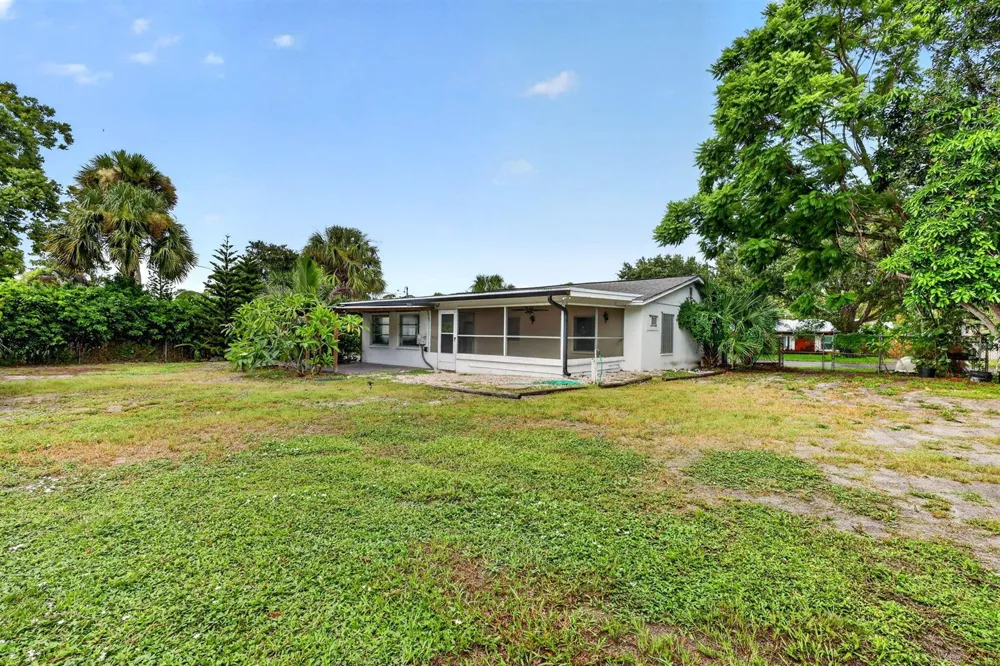 820 SE 13th Street Stuart, FL 34994