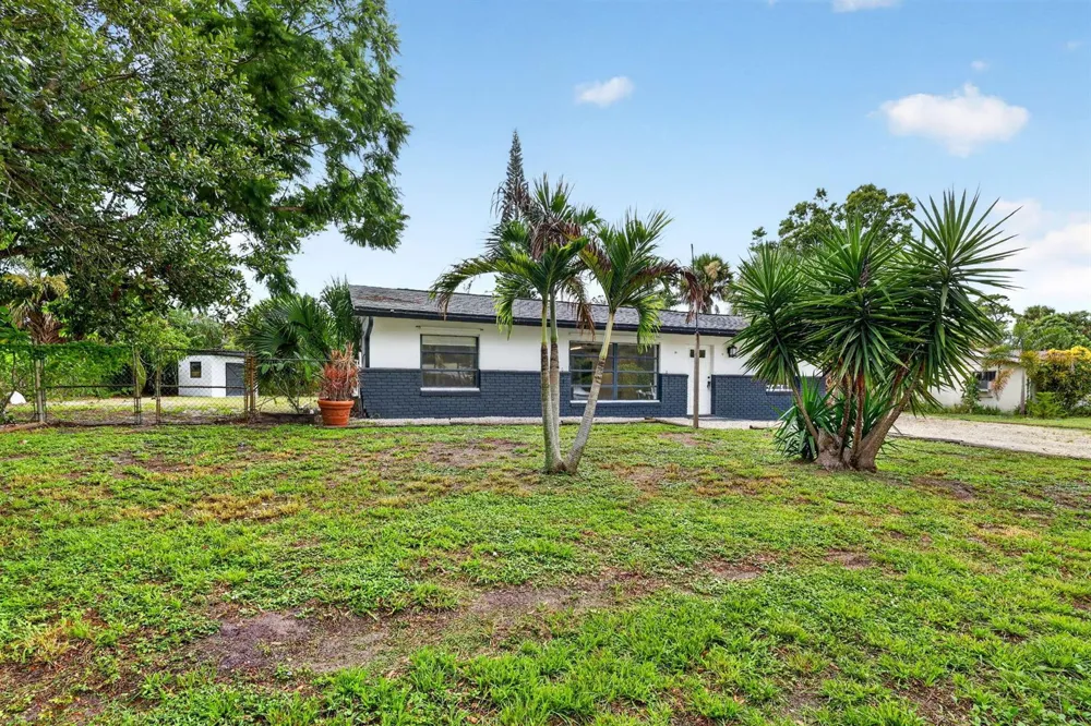 820 SE 13th Street Stuart, FL 34994