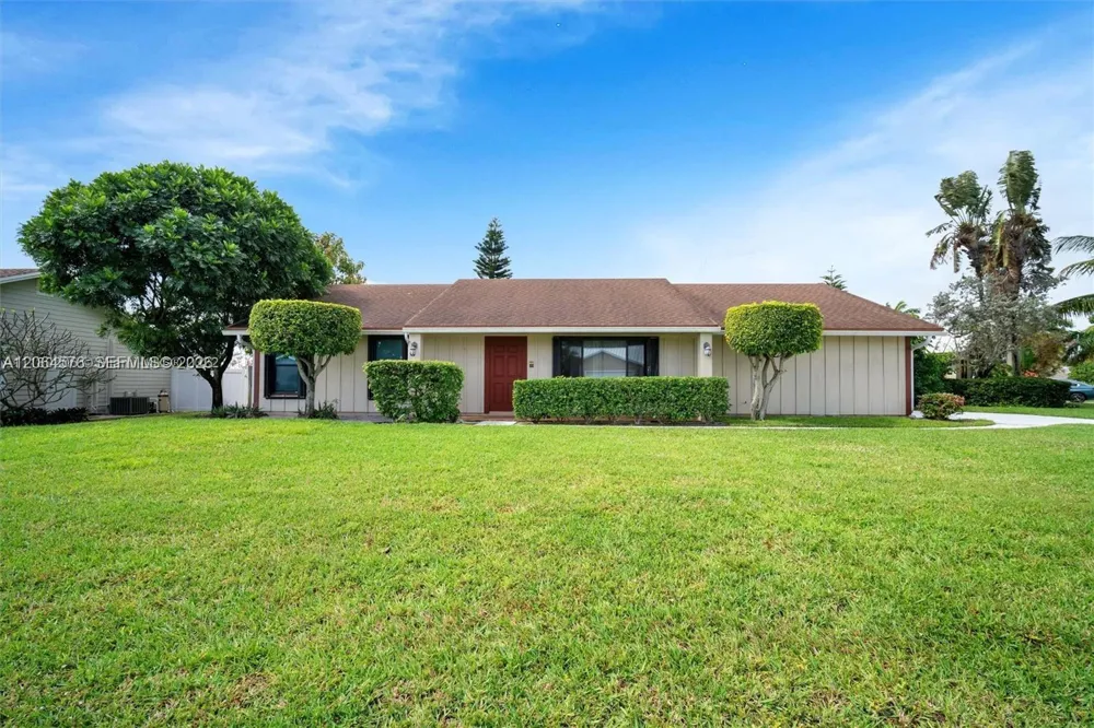 372 NW 35th Pl Boca Raton, FL 33431