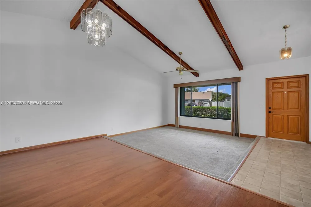372 NW 35th Pl Boca Raton, FL 33431