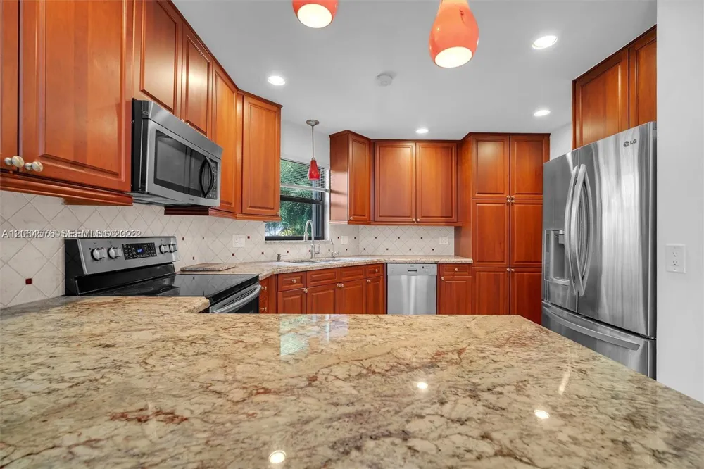 372 NW 35th Pl Boca Raton, FL 33431