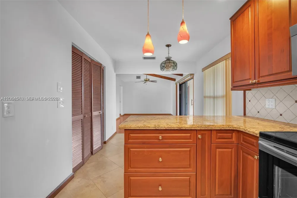 372 NW 35th Pl Boca Raton, FL 33431