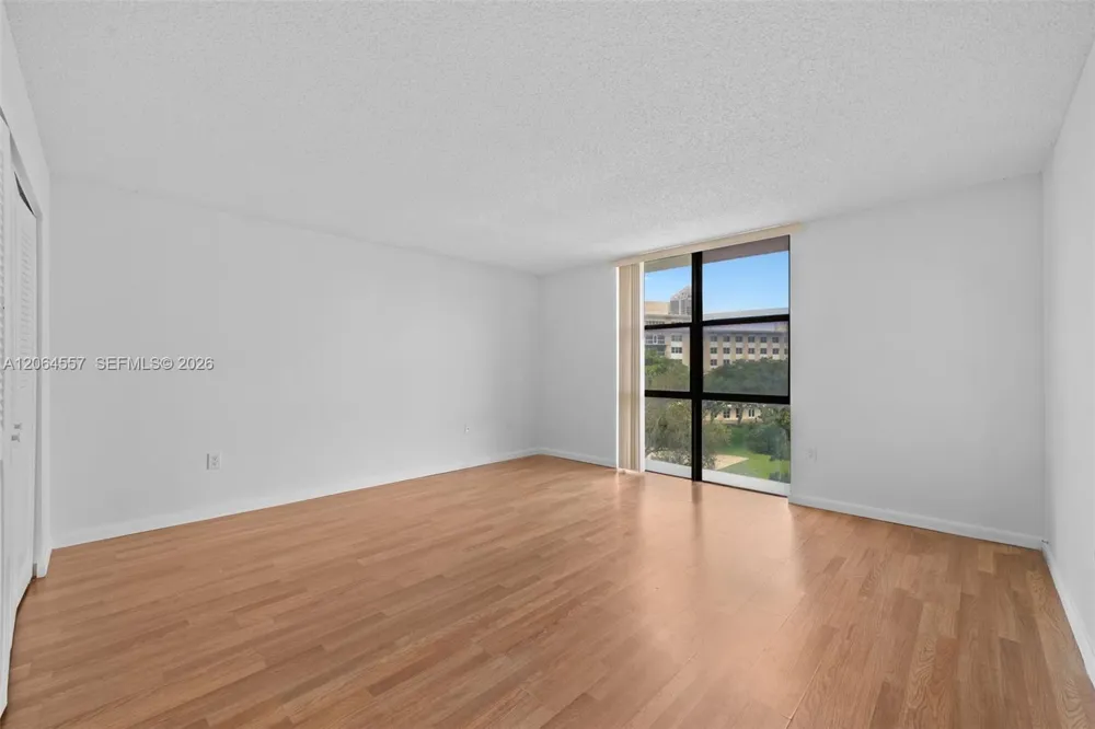 17500 Bay Rd #S508 Sunny Isles Beach, FL 33160