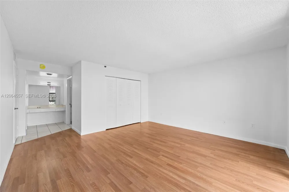 17500 Bay Rd #S508 Sunny Isles Beach, FL 33160