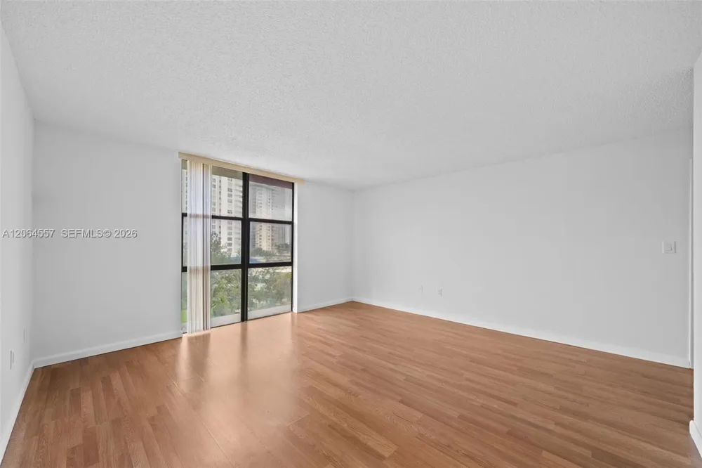 17500 Bay Rd #S508 Sunny Isles Beach, FL 33160