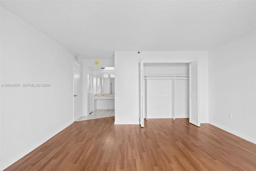 17500 Bay Rd #S508 Sunny Isles Beach, FL 33160