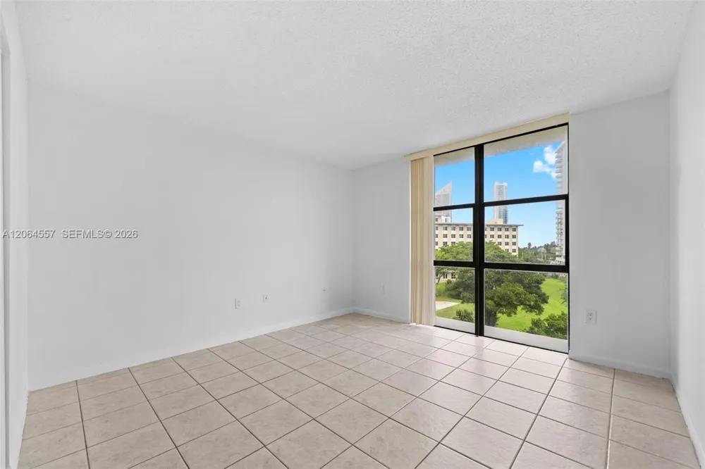 17500 Bay Rd #S508 Sunny Isles Beach, FL 33160