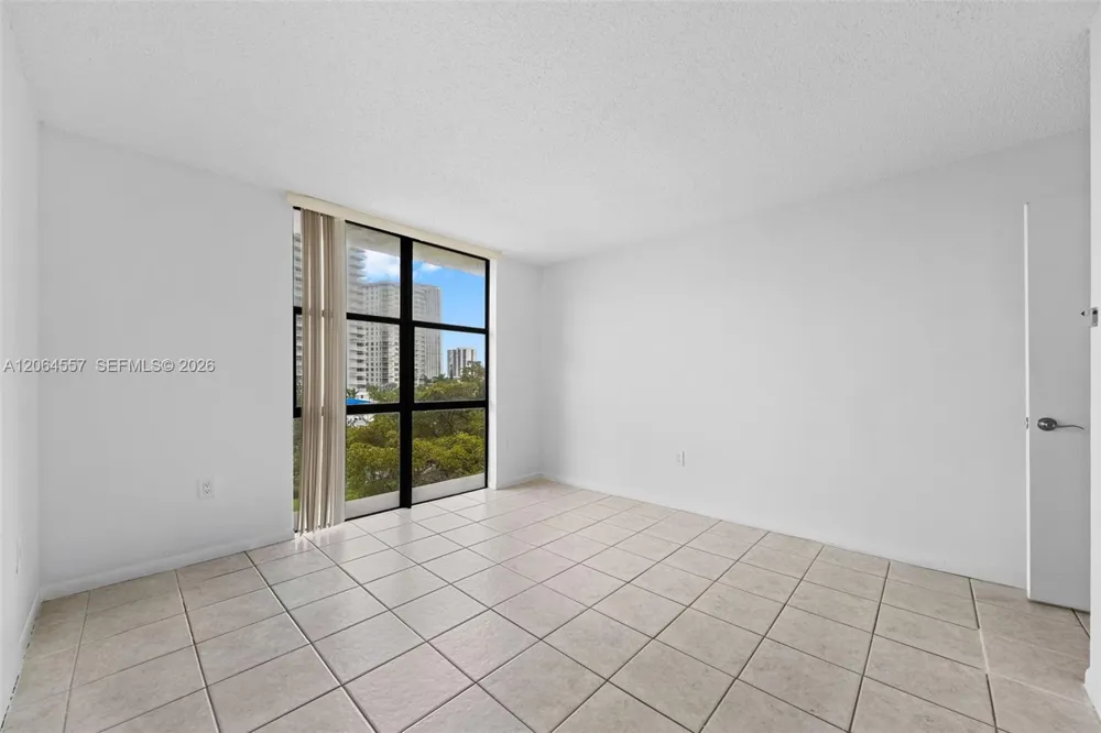 17500 Bay Rd #S508 Sunny Isles Beach, FL 33160