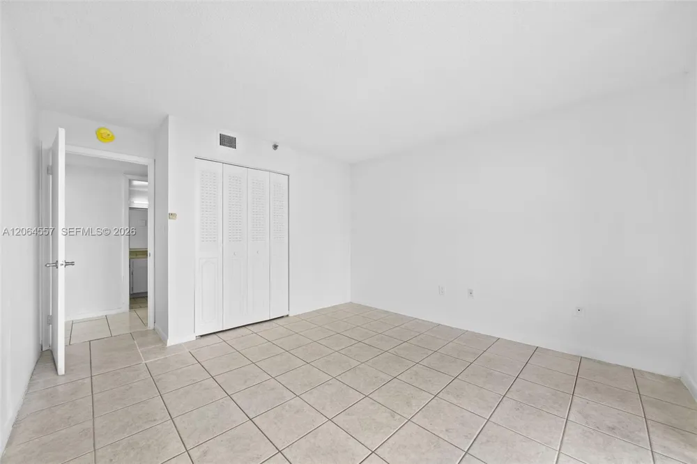 17500 Bay Rd #S508 Sunny Isles Beach, FL 33160