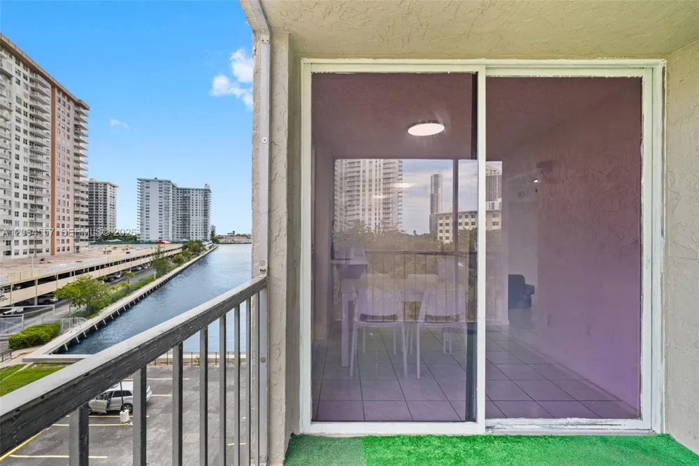 17500 Bay Rd #S508 Sunny Isles Beach, FL 33160