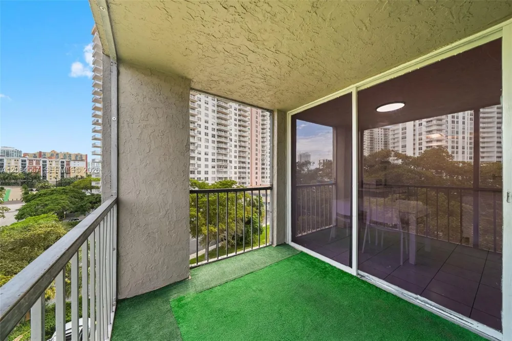 17500 Bay Rd #S508 Sunny Isles Beach, FL 33160