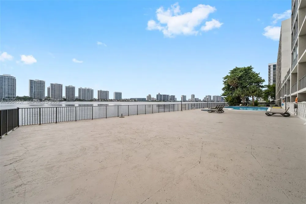 17500 Bay Rd #S508 Sunny Isles Beach, FL 33160