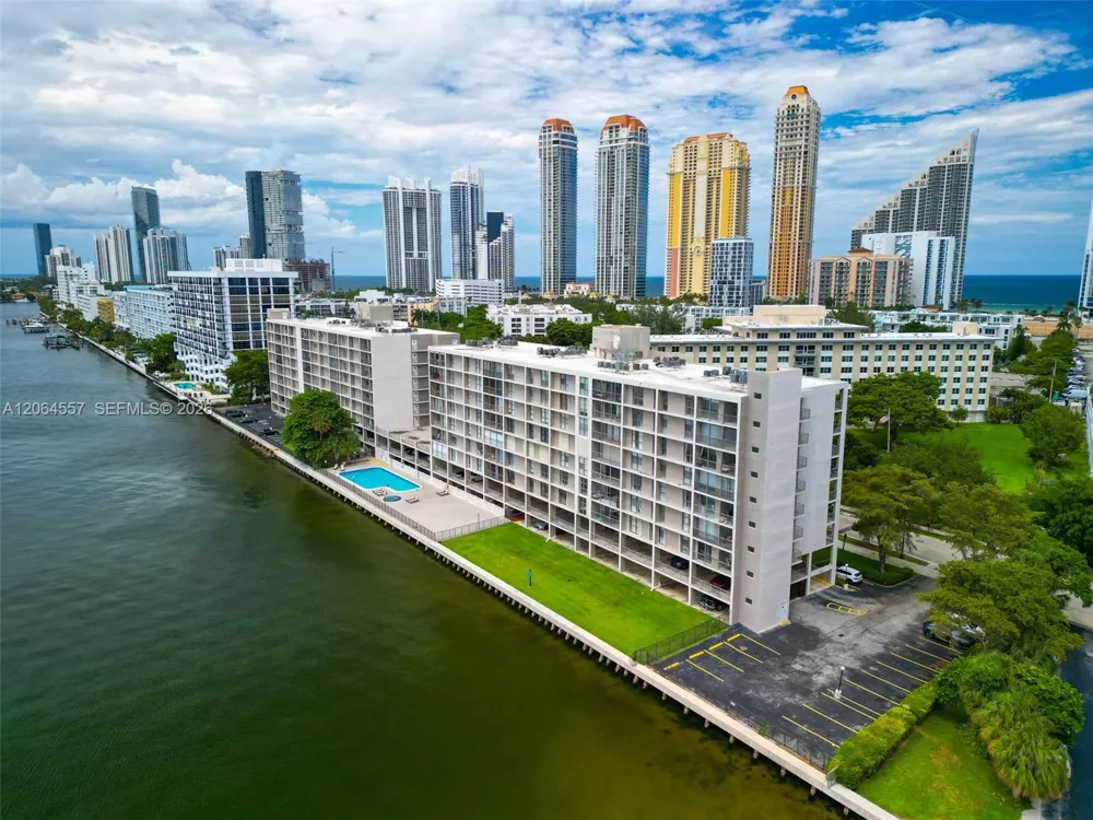17500 Bay Rd #S508 Sunny Isles Beach, FL 33160