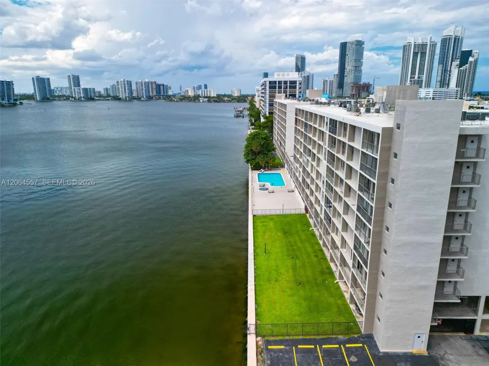 17500 Bay Rd #S508 Sunny Isles Beach, FL 33160