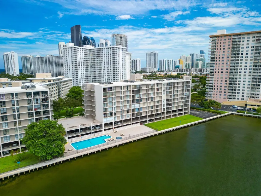 17500 Bay Rd #S508 Sunny Isles Beach, FL 33160