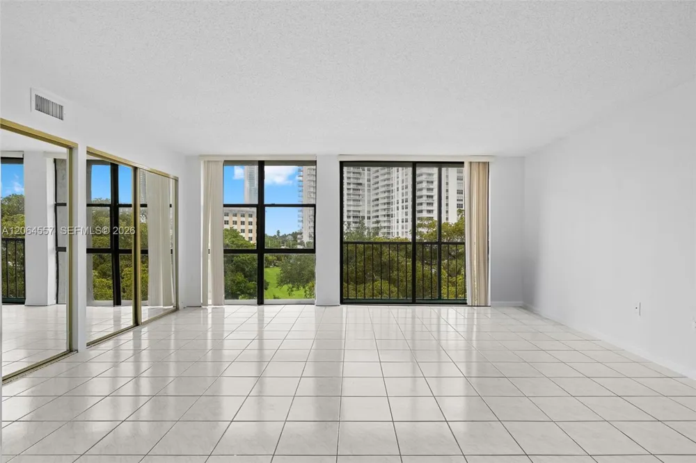 17500 Bay Rd #S508 Sunny Isles Beach, FL 33160