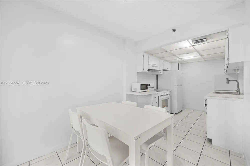 17500 Bay Rd #S508 Sunny Isles Beach, FL 33160