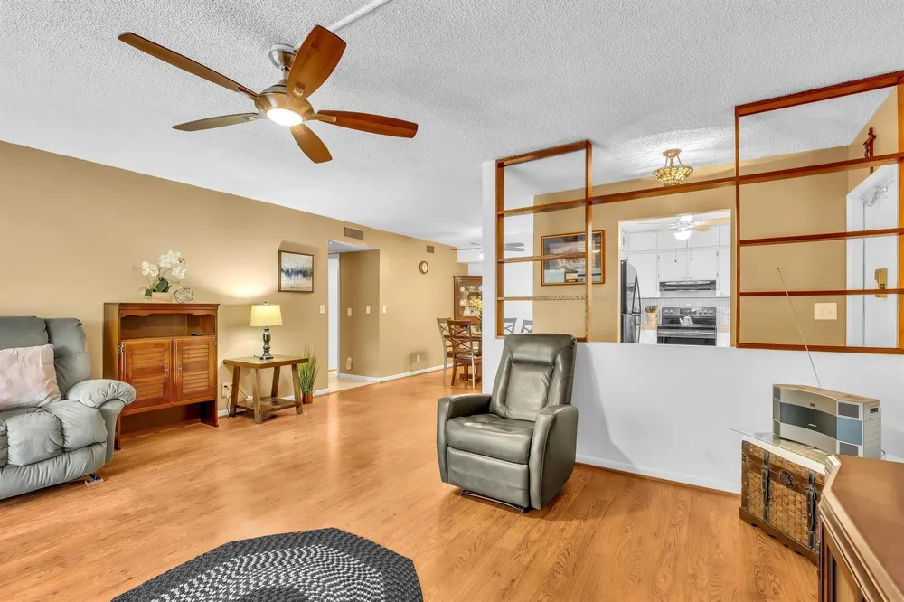 405 Laurel Drive #206 Margate, FL 33063