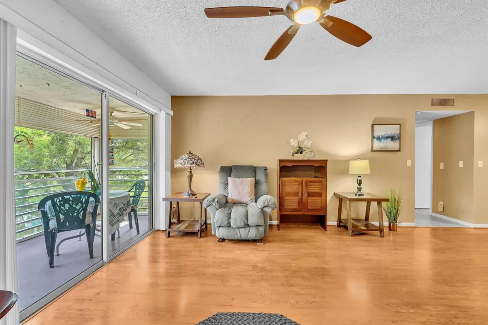 405 Laurel Drive #206 Margate, FL 33063