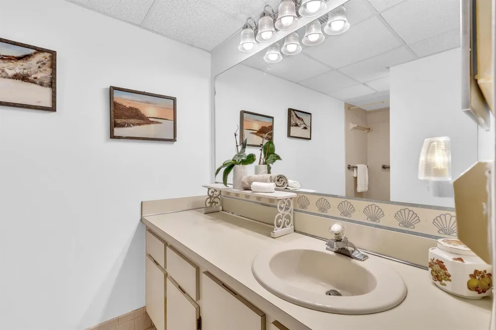 405 Laurel Drive #206 Margate, FL 33063