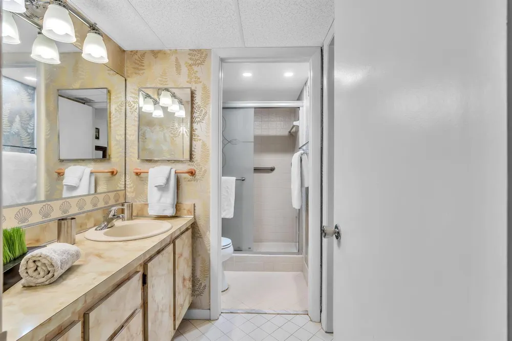 405 Laurel Drive #206 Margate, FL 33063