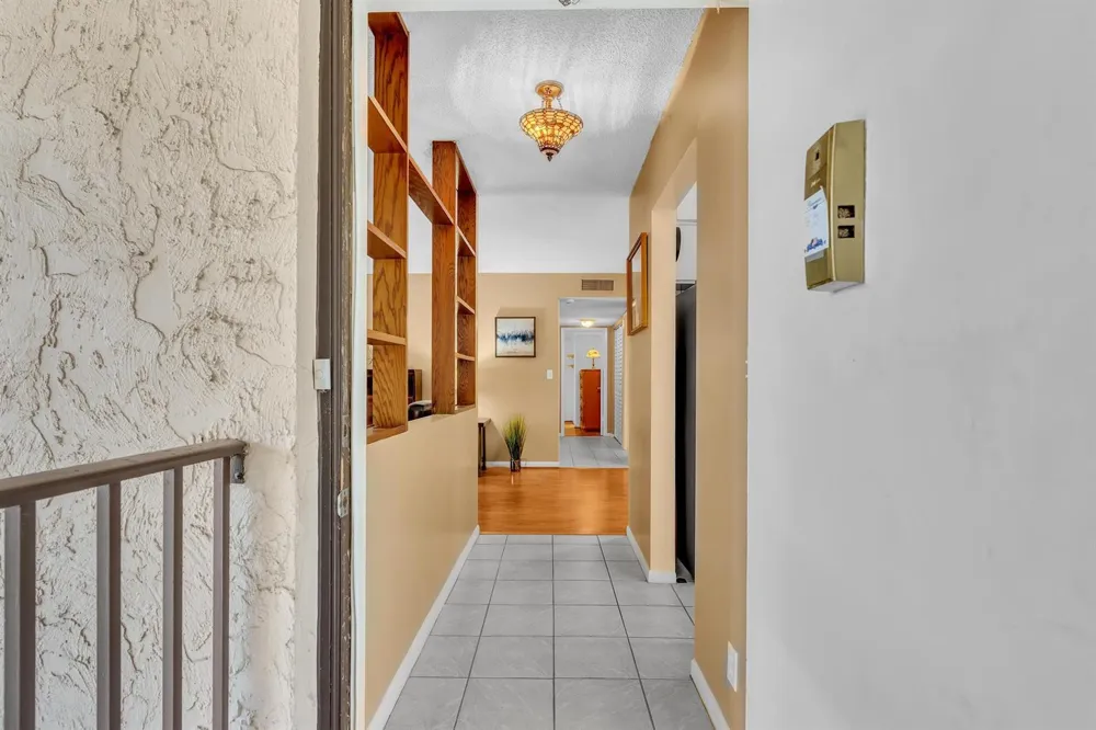405 Laurel Drive #206 Margate, FL 33063