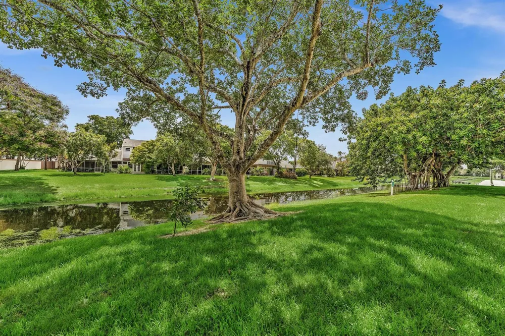405 Laurel Drive #206 Margate, FL 33063