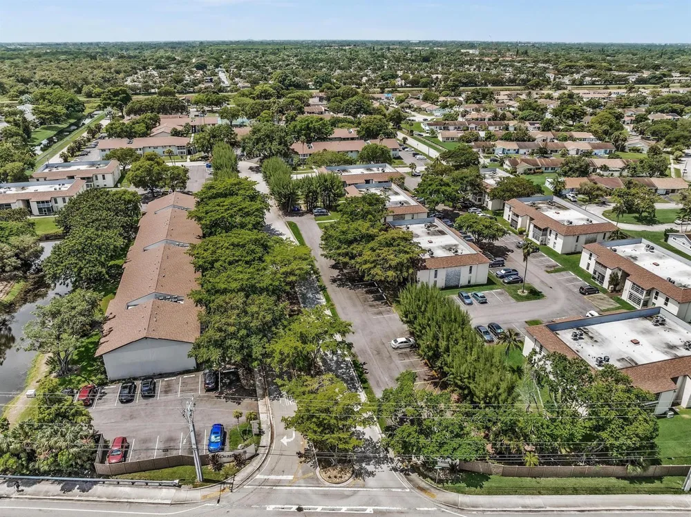 405 Laurel Drive #206 Margate, FL 33063