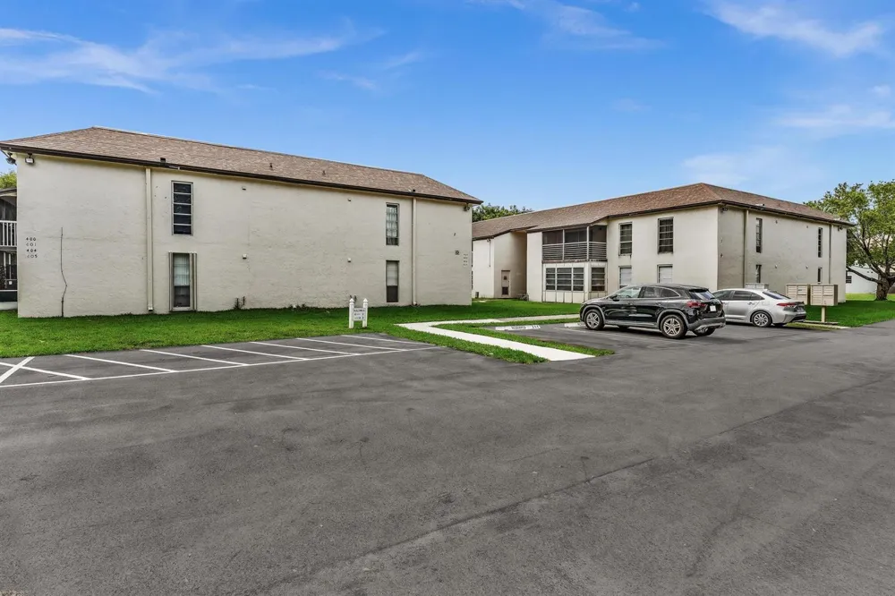 405 Laurel Drive #206 Margate, FL 33063