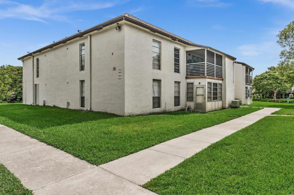 405 Laurel Drive #206 Margate, FL 33063