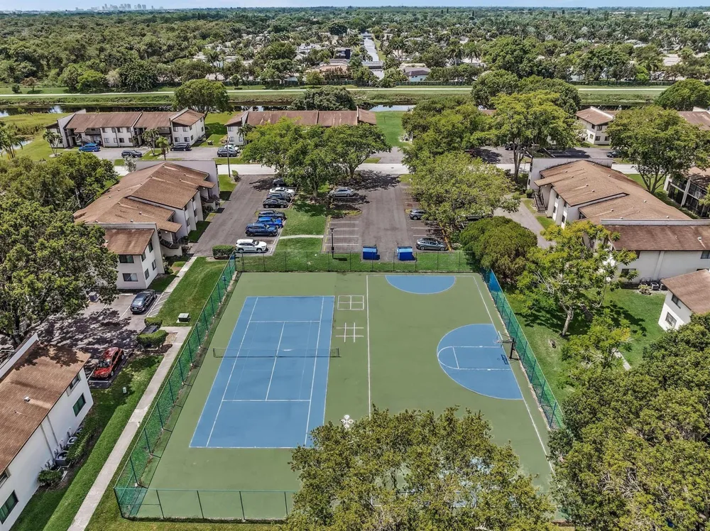 405 Laurel Drive #206 Margate, FL 33063