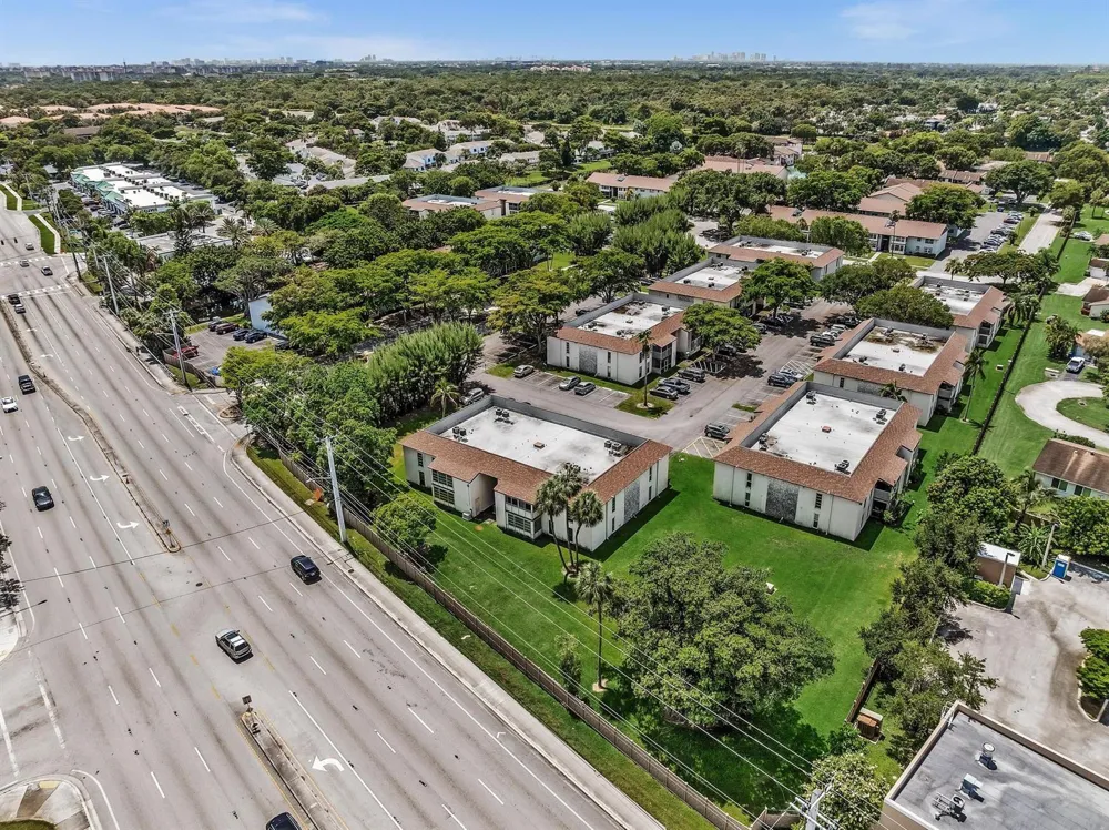 405 Laurel Drive #206 Margate, FL 33063