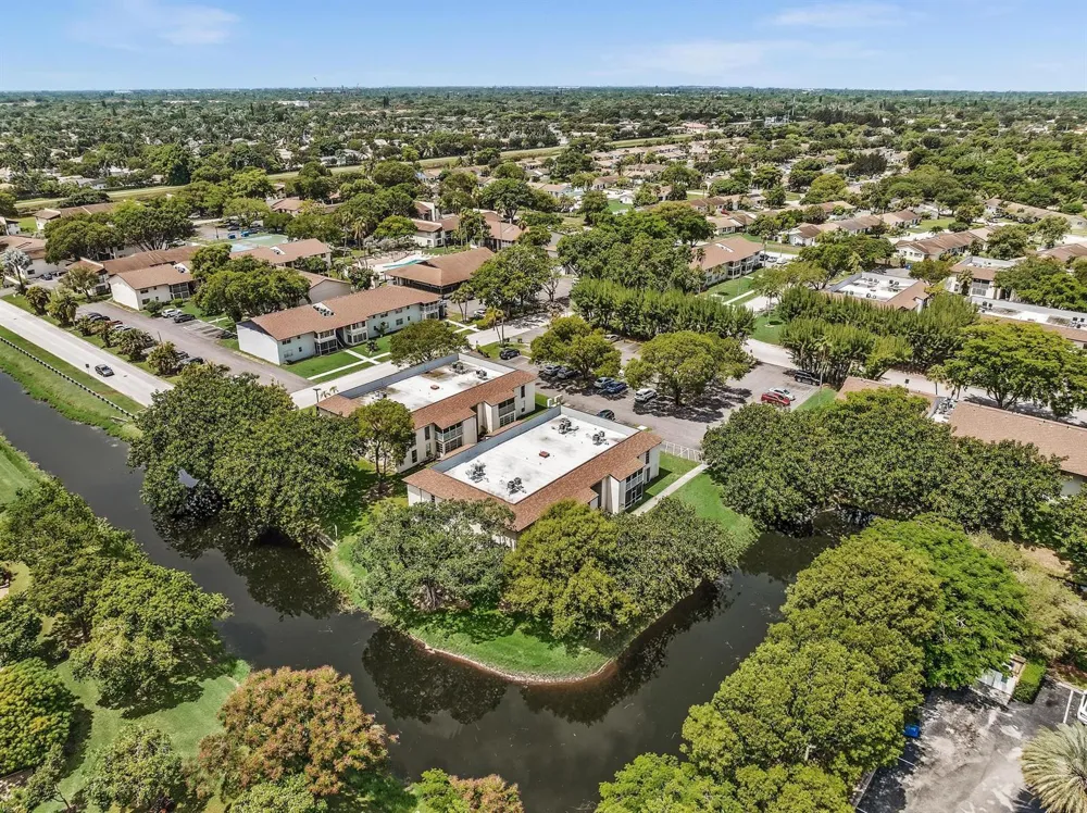 405 Laurel Drive #206 Margate, FL 33063