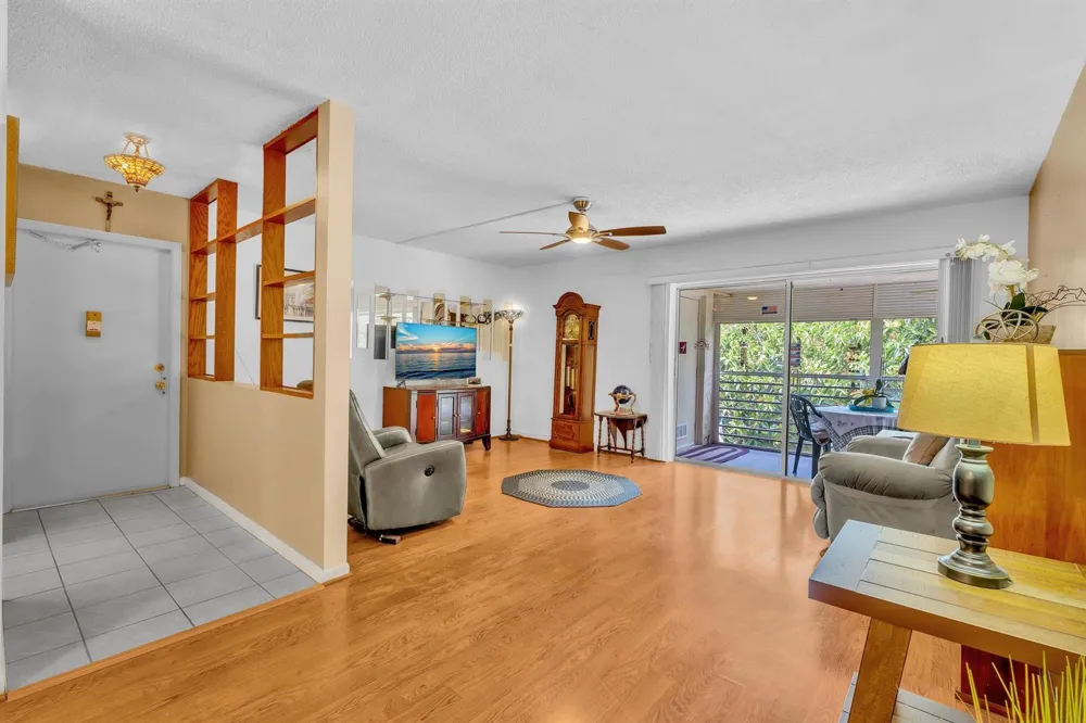 405 Laurel Drive #206 Margate, FL 33063