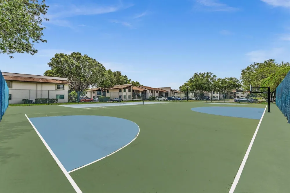405 Laurel Drive #206 Margate, FL 33063