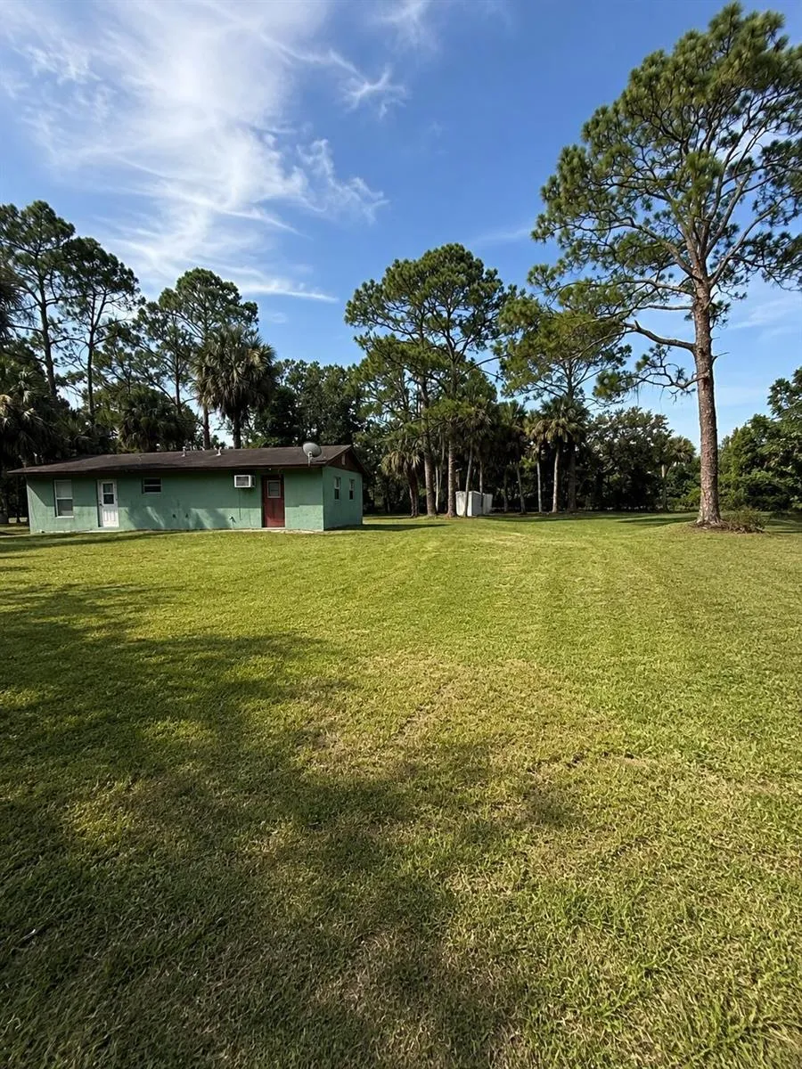 2054 NW 128TH AVENUE Okeechobee, FL 34972