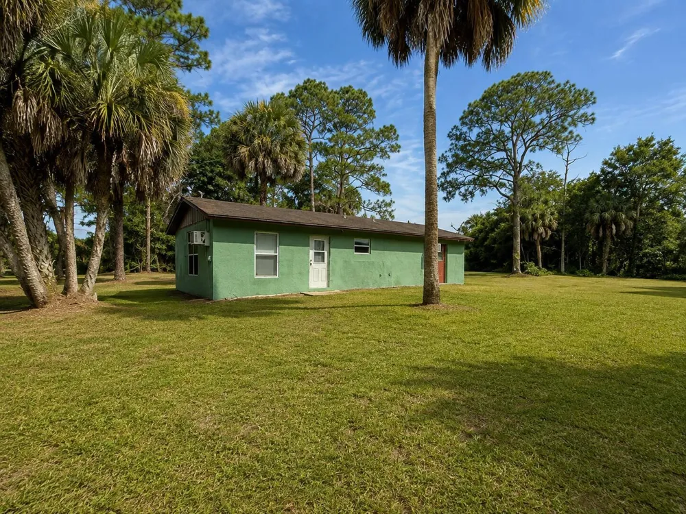 2054 NW 128TH AVENUE Okeechobee, FL 34972