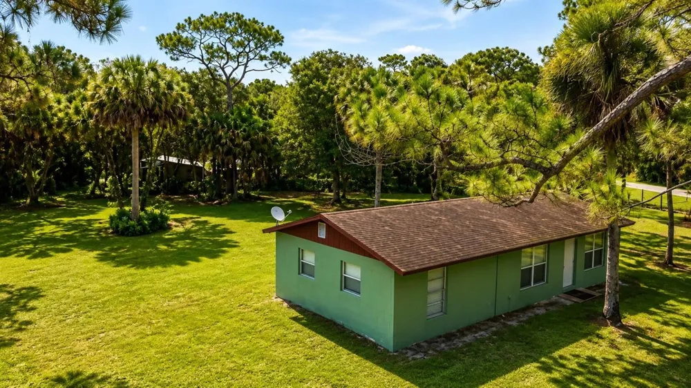 2054 NW 128TH AVENUE Okeechobee, FL 34972