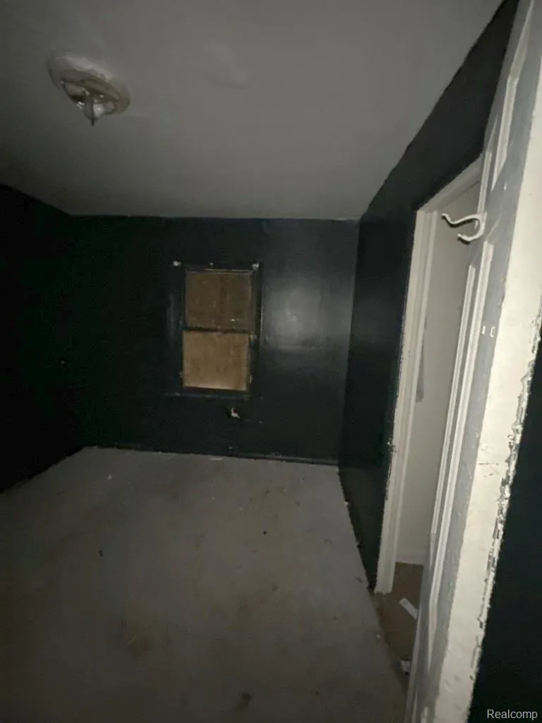 18443 Braile Street Detroit City, MI 48219
