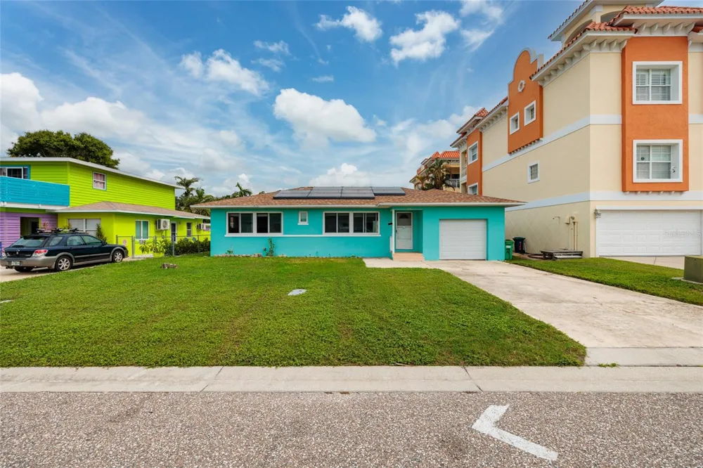 136 175TH TERRACE DRIVE E Redington Shores, FL 33708