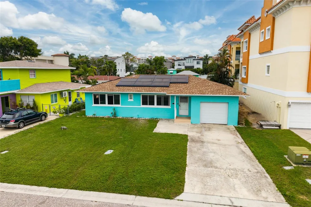 136 175TH TERRACE DRIVE E Redington Shores, FL 33708