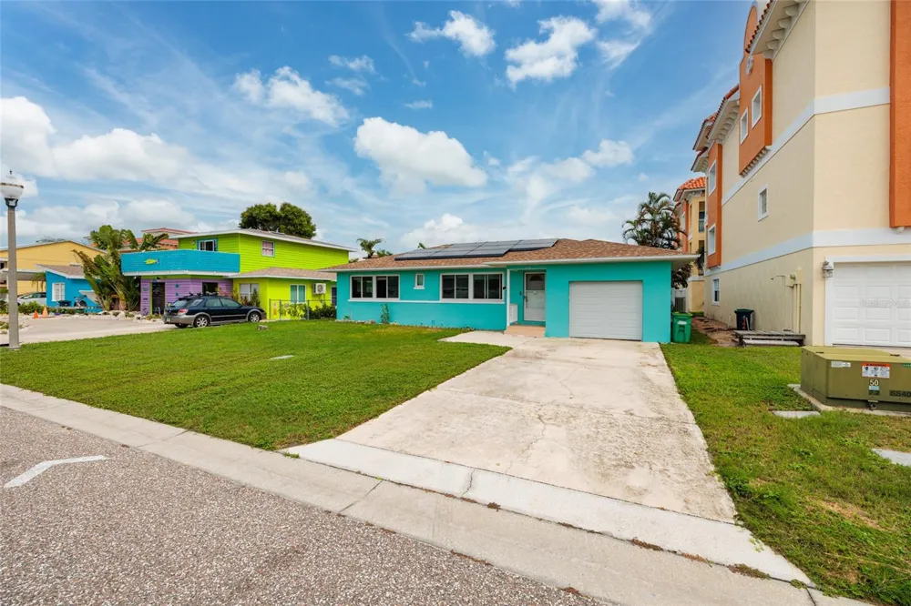 136 175TH TERRACE DRIVE E Redington Shores, FL 33708