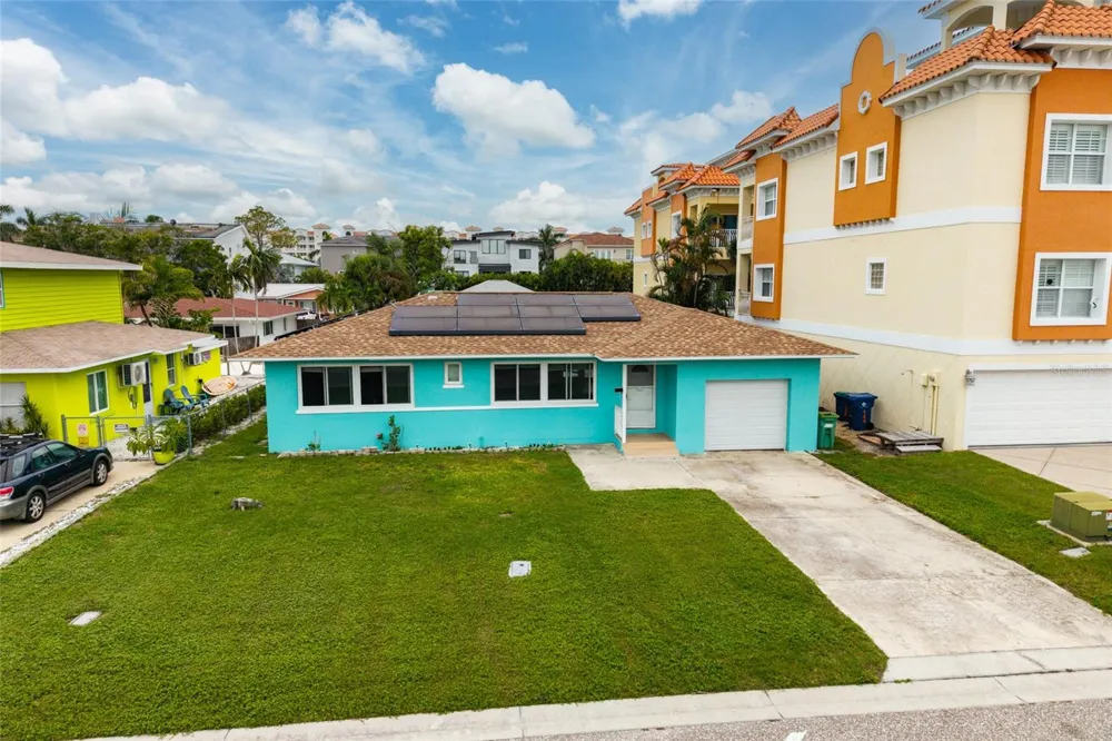 136 175TH TERRACE DRIVE E Redington Shores, FL 33708