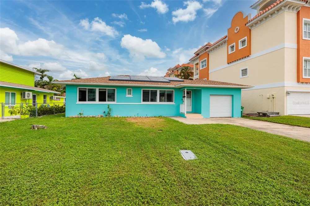 136 175TH TERRACE DRIVE E Redington Shores, FL 33708