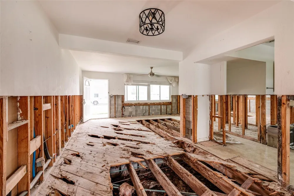 136 175TH TERRACE DRIVE E Redington Shores, FL 33708