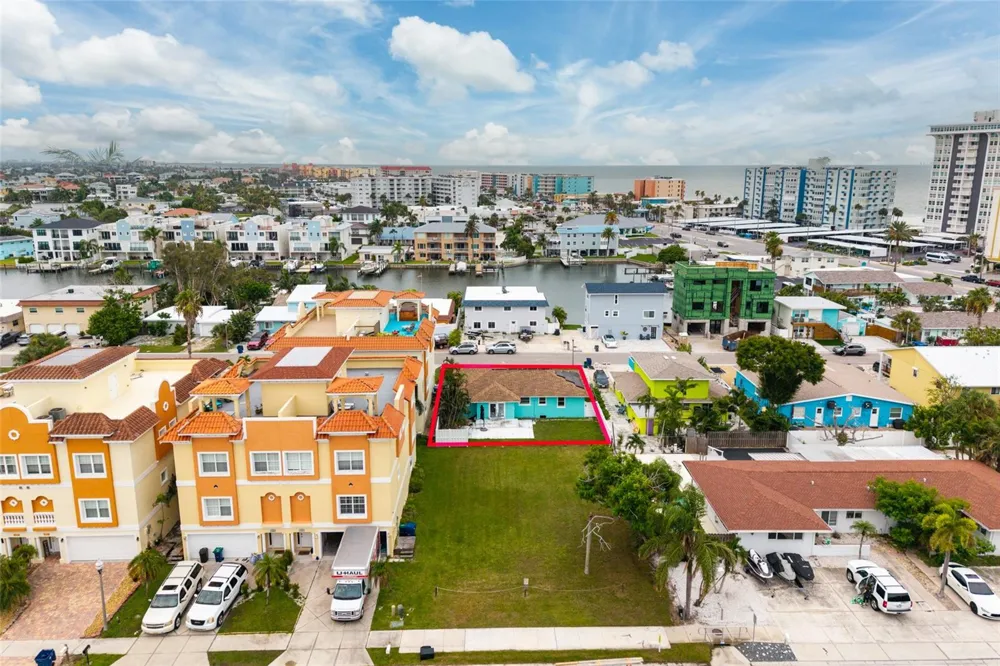136 175TH TERRACE DRIVE E Redington Shores, FL 33708