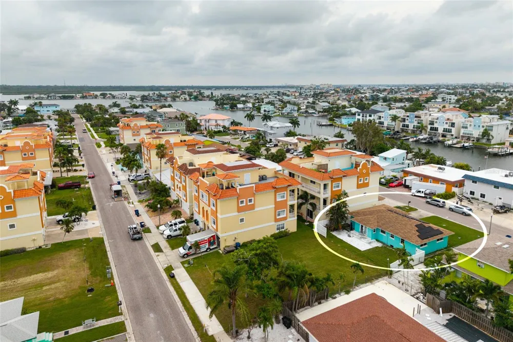 136 175TH TERRACE DRIVE E Redington Shores, FL 33708
